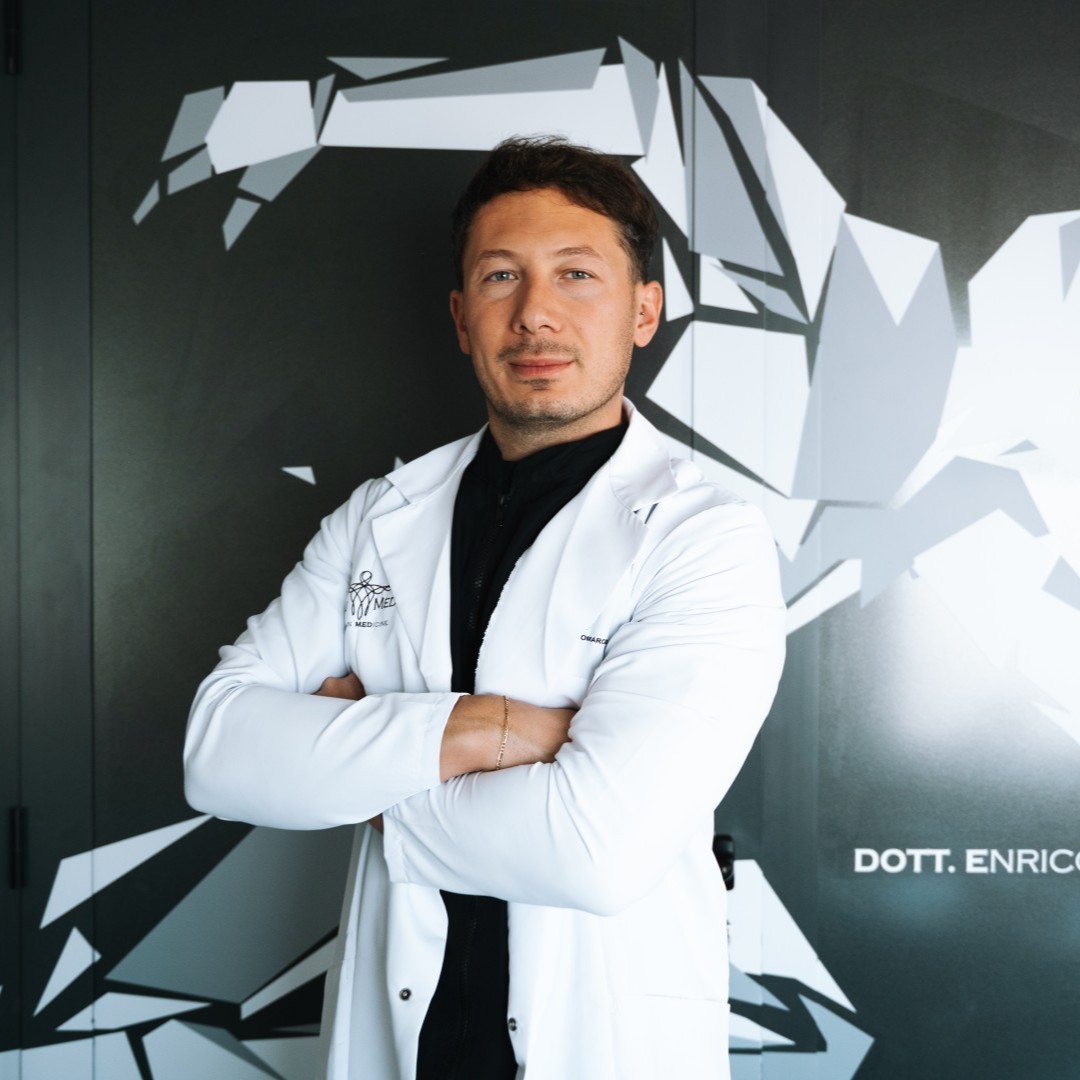 Ritratto del Dott. Enrico G. Tomarchio, fisioterapista e osteopata HuMed